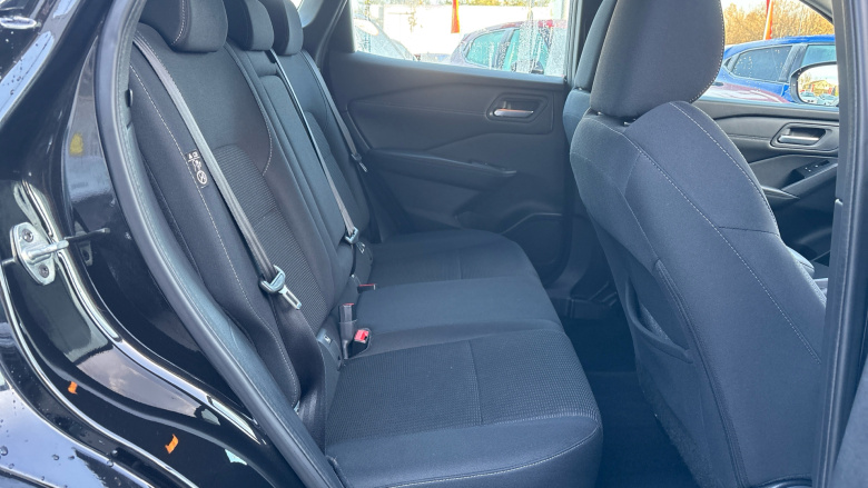 Nissan Qashqai 1.3 DiG-T MH Acenta Premium 5dr Petrol Hatchback